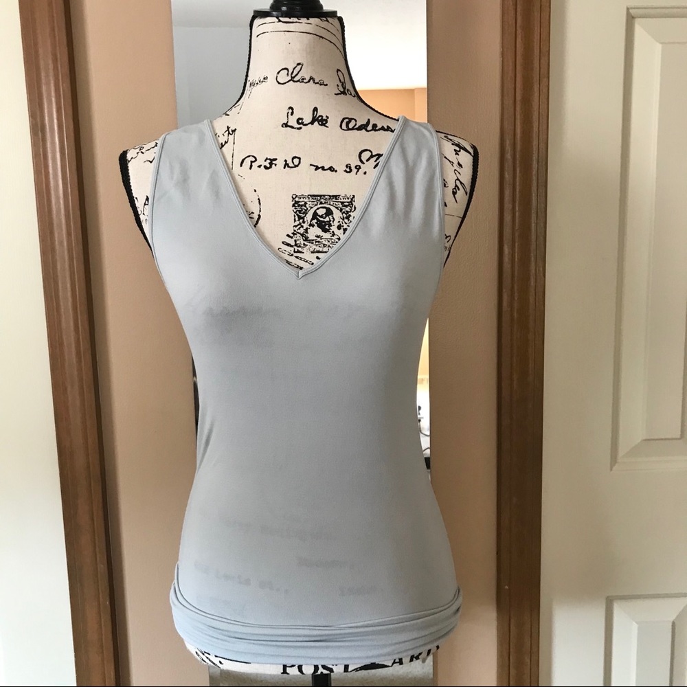 NWOT Skinnytees V-neck layering tank set